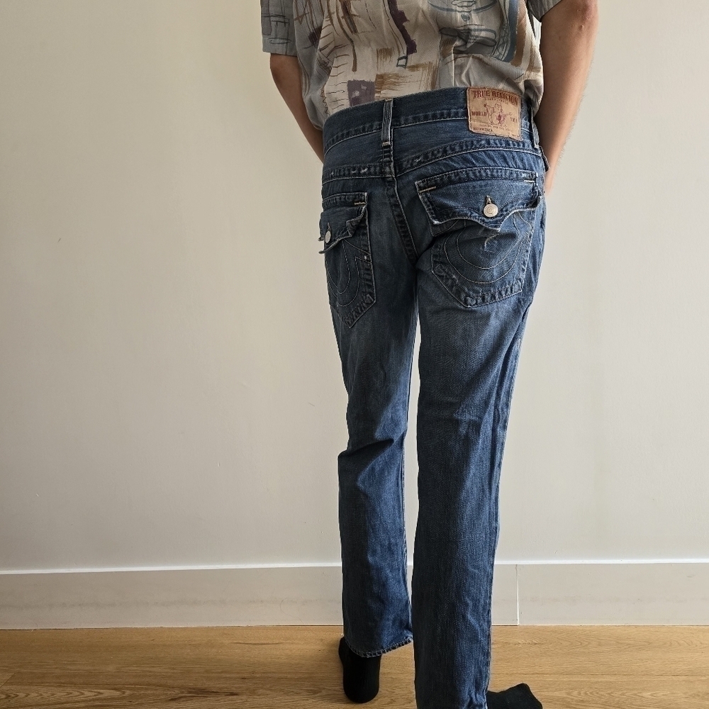 TRUE RELIGION  ZACH SLIM BLUE JEANS - 33 - Picture 5 of 16